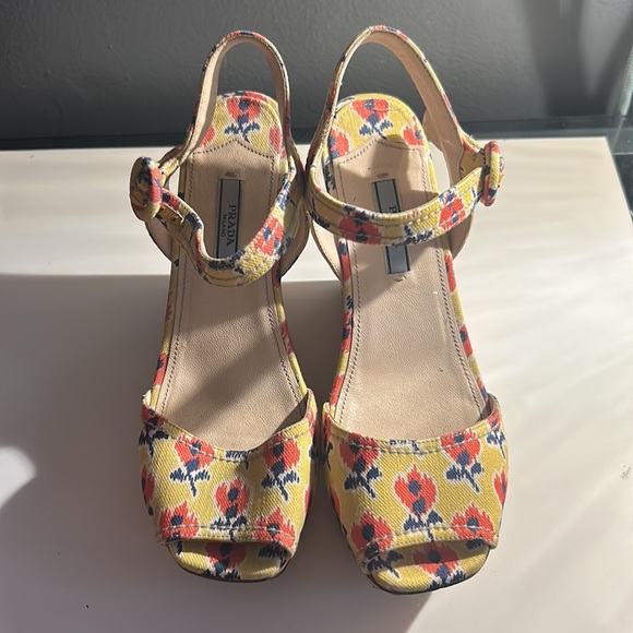 Prada yellow & floral platform, wedge sandals - Picture 2 of 12